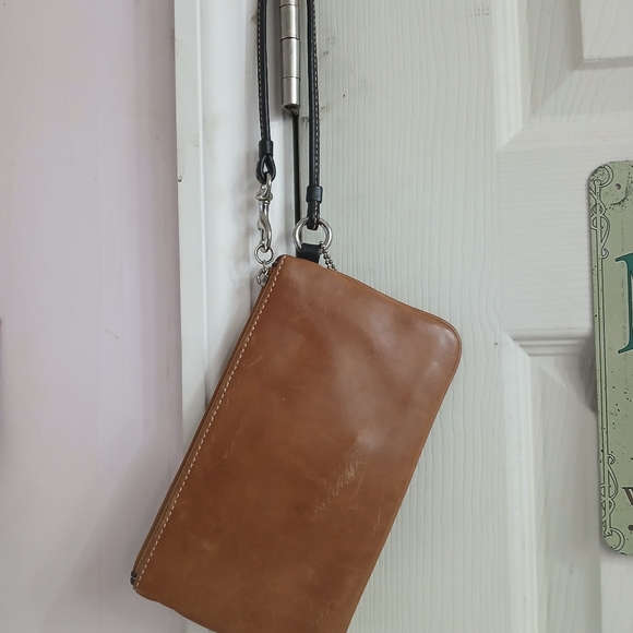 VTG COACH Soho British Tan Leather Wristlet Clutch Snap Front Flap Pocket Buckle - Picture 3 of 15